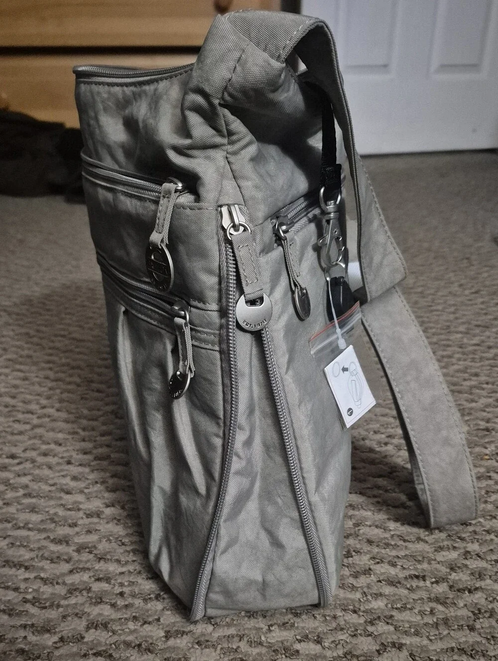 Vintage Travelon RFID Blocking Expandable Crossbody Bag & Wallet with Tags-Gray
